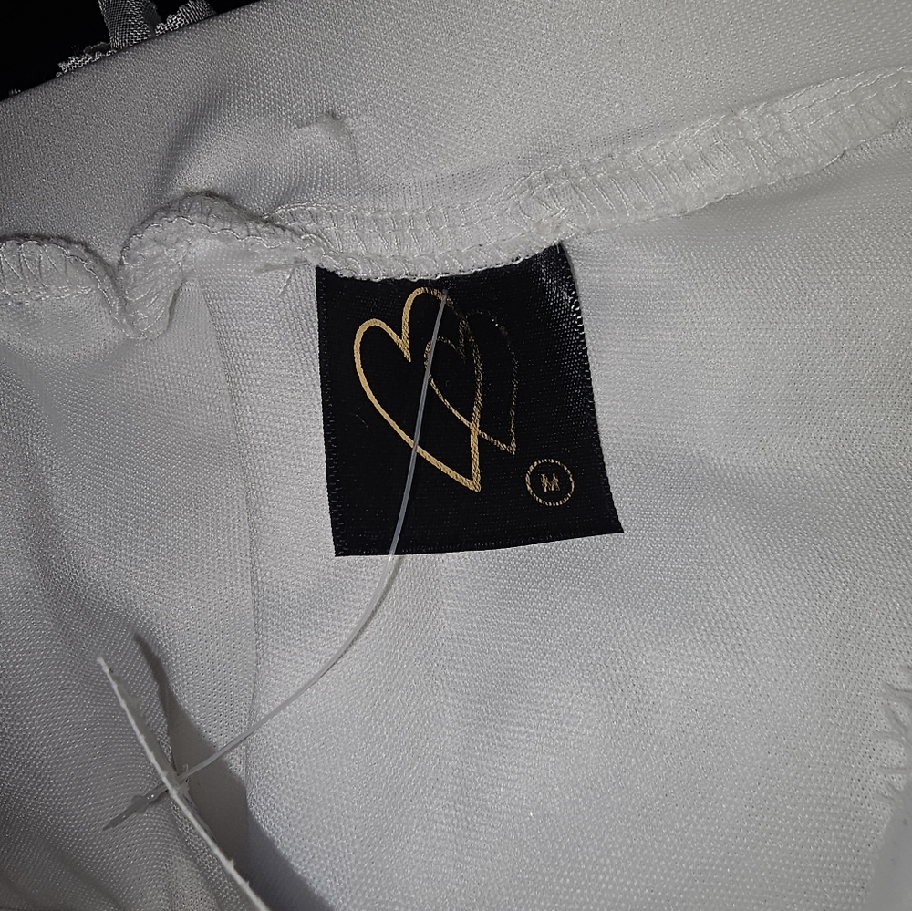 NWT. White Textured Rose Skirt. - Picture 6 of 7